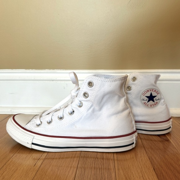 Classic Lace-Up Chuck Taylor All Star Canvas High Tops in White, Men 5, Women 7 - Picture 10 of 11